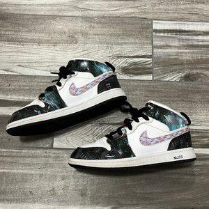 Jordan 1 Mid Take Flight